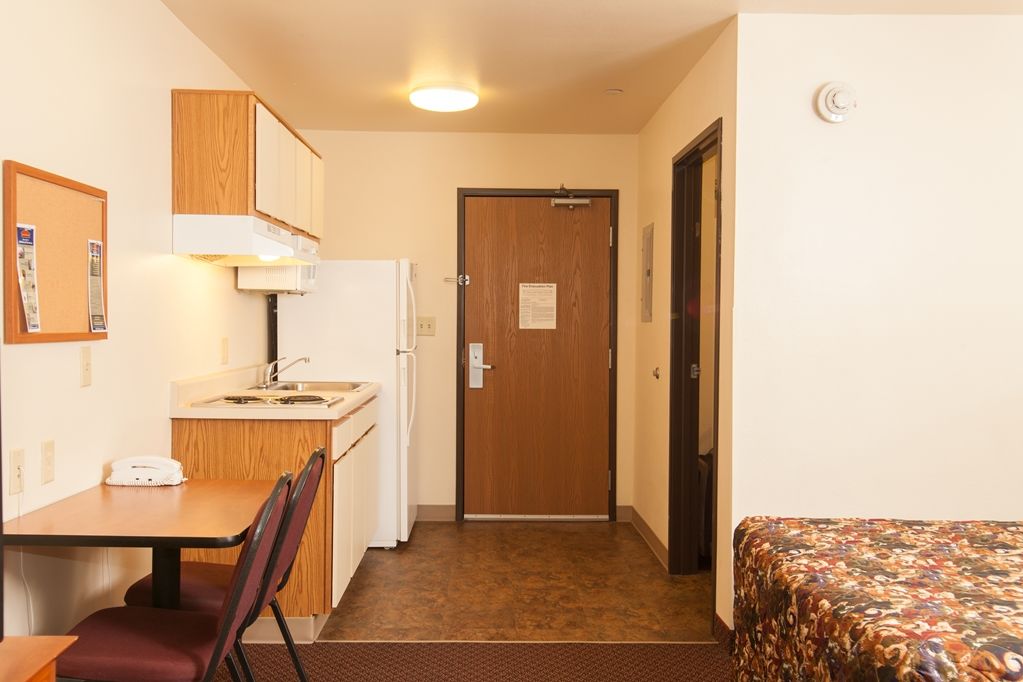 Woodspring Suites San Antonio South Room photo