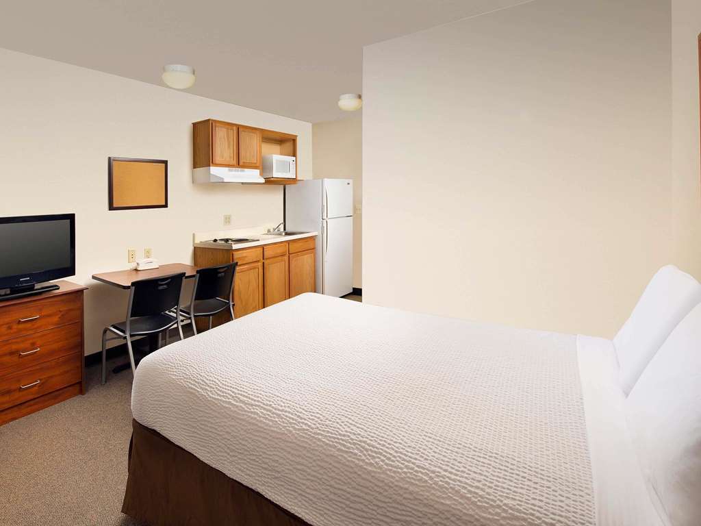 Woodspring Suites San Antonio South Room photo