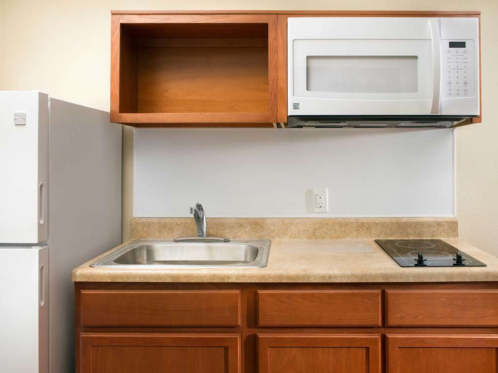 Woodspring Suites San Antonio South Room photo